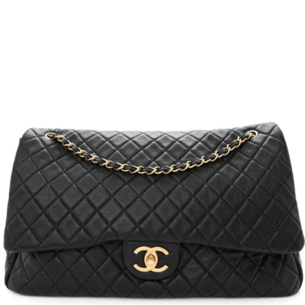 CHANEL QUILTED XXL TRAVEL FLACK 
BLACK
